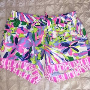 Lilly Pulitzer Katia Shorts Havin A Blast size XXS
